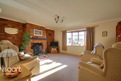 61 Highams Road, Hockley, SS5 4DF
