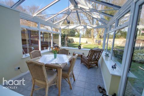 61 Highams Road, Hockley, SS5 4DF