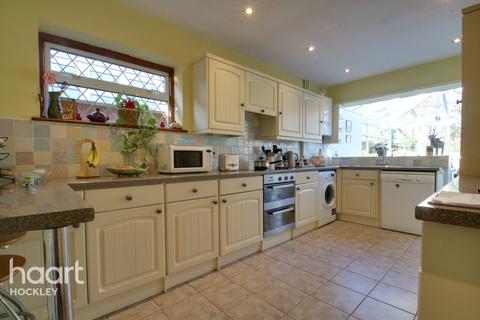 61 Highams Road, Hockley, SS5 4DF