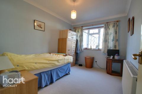 61 Highams Road, Hockley, SS5 4DF