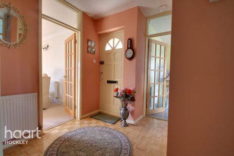 61 Highams Road, Hockley, SS5 4DF