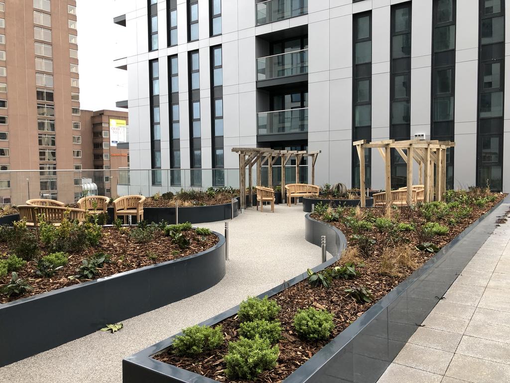 Resi Garden 1 (1).jpg
