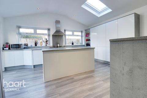 4 Totley Close, Nottingham, NG6 8DD