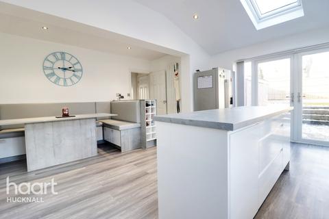 4 Totley Close, Nottingham, NG6 8DD