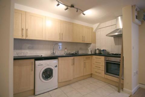 2 bedroom flat to rent, Wallwood Road, London, E11