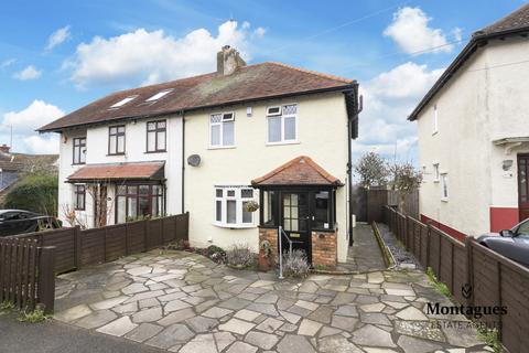 42 Shaftesbury Road, Epping, CM16 5BJ