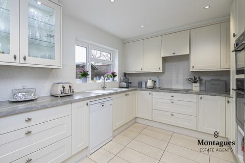42 Shaftesbury Road, Epping, CM16 5BJ