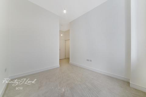 2 bedroom apartment for sale - The Clocktower, Mile End Road, Bow, London E3