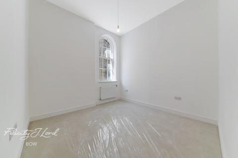 2 bedroom apartment for sale - The Clocktower, Mile End Road, Bow, London E3