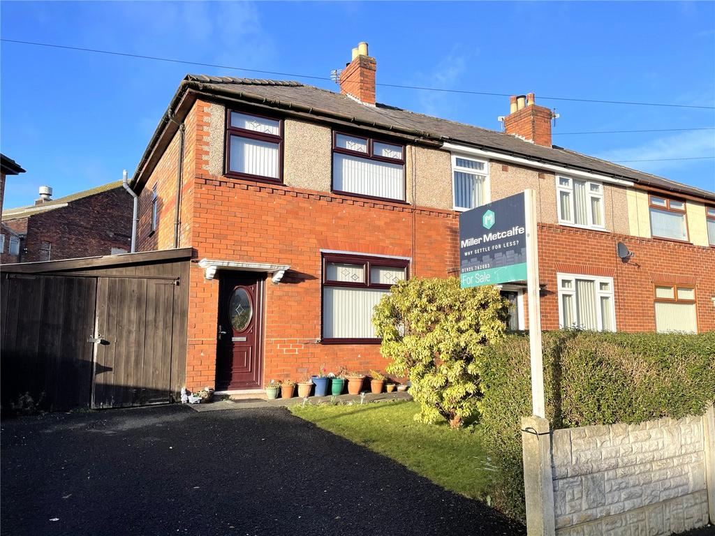 Trafalgar Road, Hindley, Wigan, WN2 3 bed end of terrace house £120,000