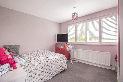 3 bedroom end of terrace house to rent, Bedgrove,  Aylesbury,  HP21
