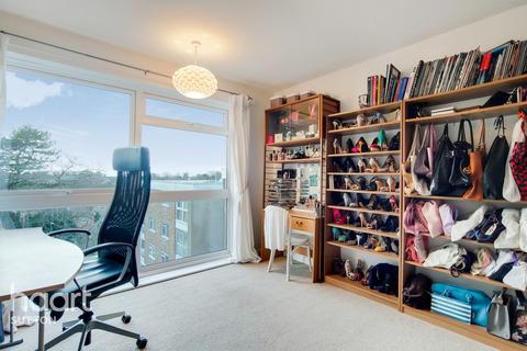 17, Brockham Court Bonchurch Close, Sutton, SM2 6AZ