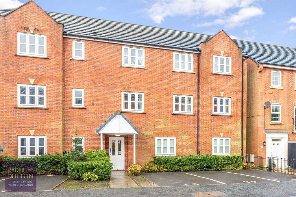 The Fairways, Royton, Oldham, OL2 2 bed apartment £117,500