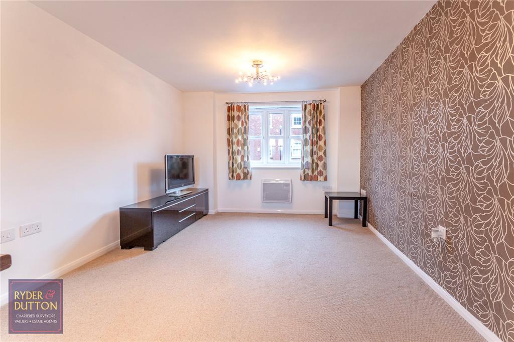 The Fairways, Royton, Oldham, OL2 2 bed apartment £117,500