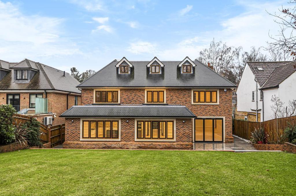 Garden to House
