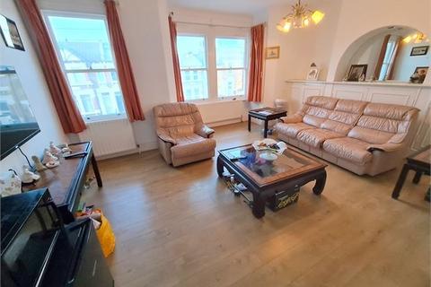 106 Ringstead Road, London, SE6 2BS