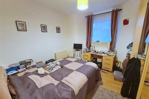 106 Ringstead Road, London, SE6 2BS