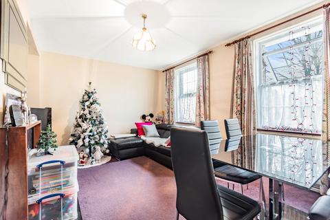 3 Pond Close, London, SE3 0SH