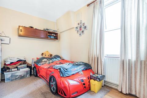 3 Pond Close, London, SE3 0SH