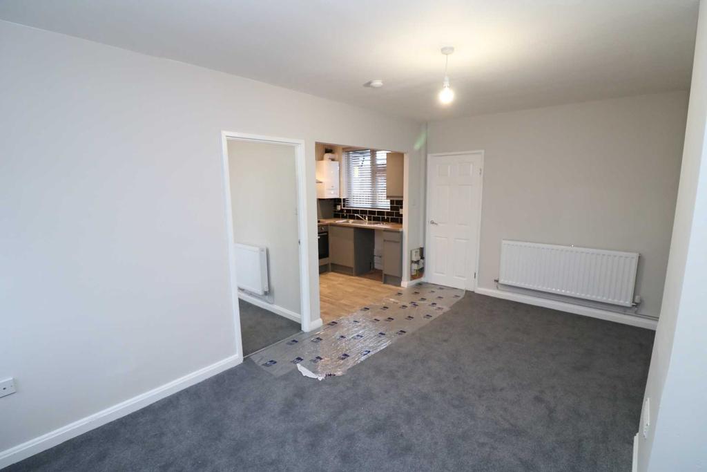 Westway, Maghull 2 bed apartment £650 pcm (£150 pw)