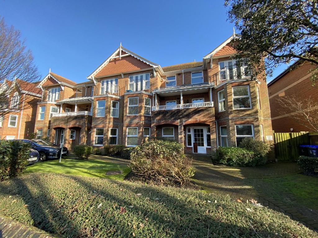 Whitworth House, St. Botolphs Road, Worthing 2 bed flat £995 pcm (£