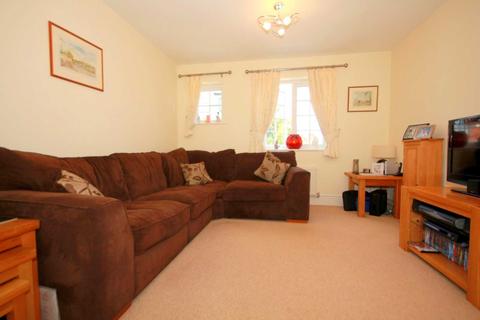 8, Kings Court Roughdown Road, Hemel Hempstead, HP3 9AX