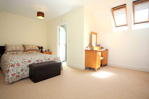 8, Kings Court Roughdown Road, Hemel Hempstead, HP3 9AX