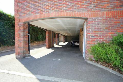 8, Kings Court Roughdown Road, Hemel Hempstead, HP3 9AX