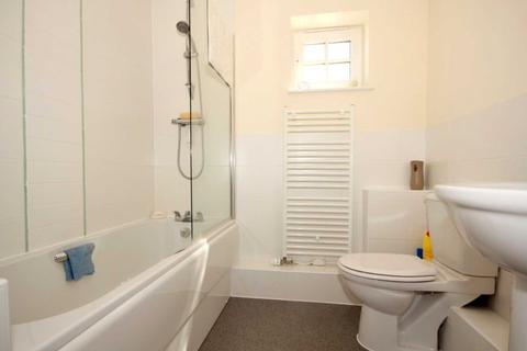 8, Kings Court Roughdown Road, Hemel Hempstead, HP3 9AX