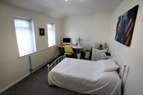81 Valence Circus, Dagenham, RM8 3LS