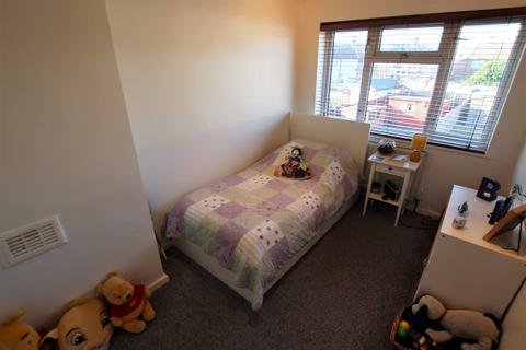 81 Valence Circus, Dagenham, RM8 3LS
