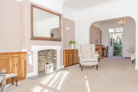 265 East End Road, London, N2 8AY