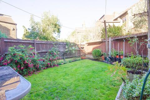 265 East End Road, London, N2 8AY