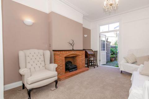 265 East End Road, London, N2 8AY