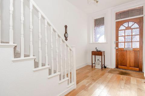 265 East End Road, London, N2 8AY