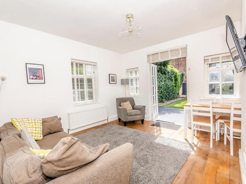 Durham Road, East Finchley, London, N2 2 bed property £585,000