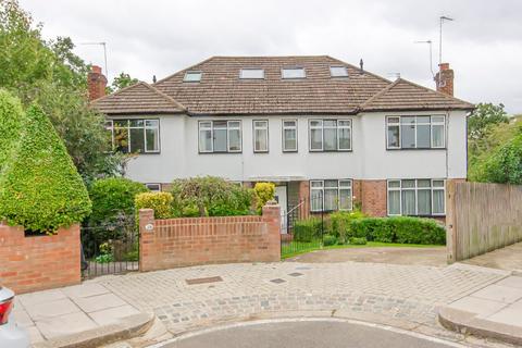 1, Connaught Grange Connaught Gardens, London, N10 3LE