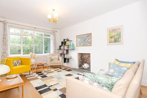 1, Connaught Grange Connaught Gardens, London, N10 3LE