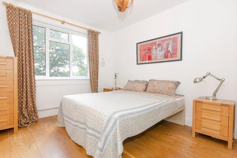1, Connaught Grange Connaught Gardens, London, N10 3LE
