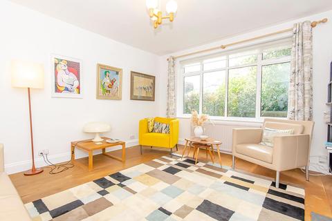 1, Connaught Grange Connaught Gardens, London, N10 3LE