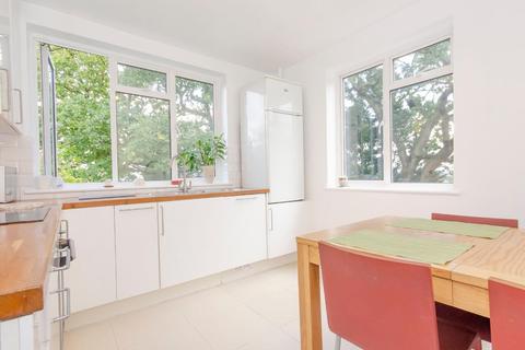 1, Connaught Grange Connaught Gardens, London, N10 3LE