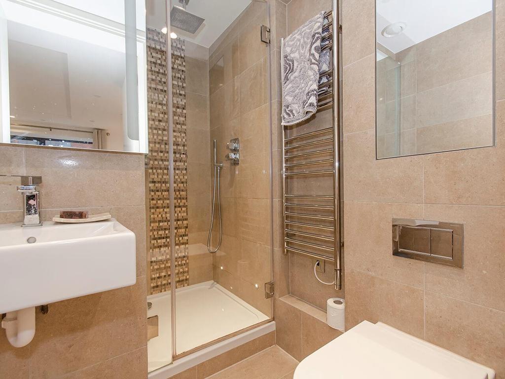 Bedroom 1 En-suite