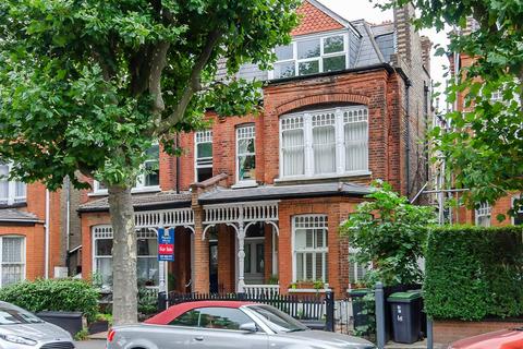 Flat 3, 18 Tetherdown, London, N10 1NB