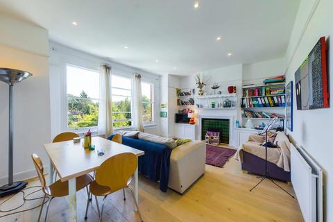 Flat 3, 18 Tetherdown, London, N10 1NB