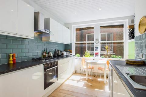Flat 3, 18 Tetherdown, London, N10 1NB