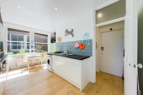 Flat 3, 18 Tetherdown, London, N10 1NB