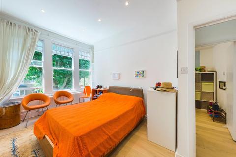 Flat 3, 18 Tetherdown, London, N10 1NB