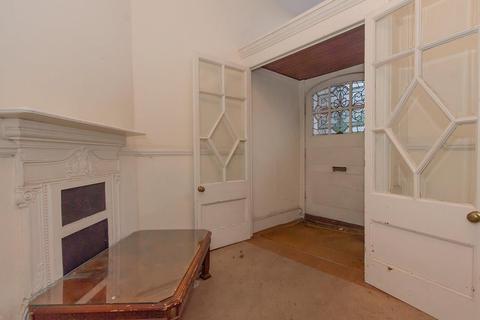 Flat 2, 4 Alexandra Park Road, London, N10 2AA