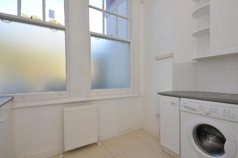 Flat 2, 4 Alexandra Park Road, London, N10 2AA