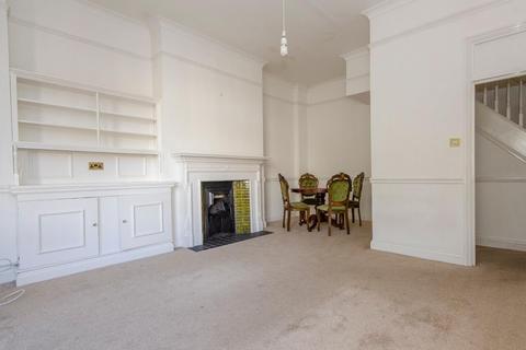 Flat 2, 4 Alexandra Park Road, London, N10 2AA